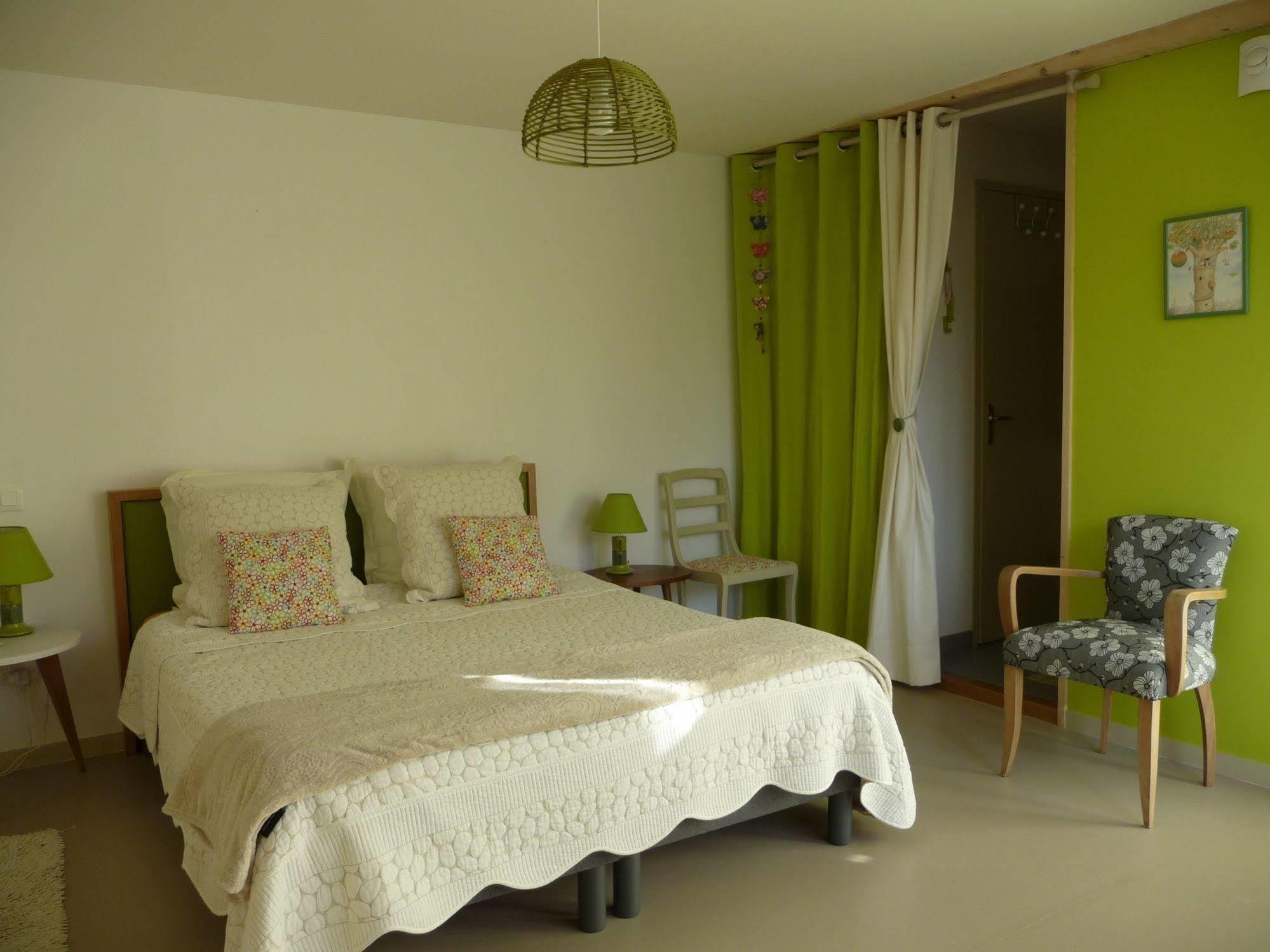 Bed and Breakfast Le Jardin Aux Oiseaux Férel Exteriér fotografie